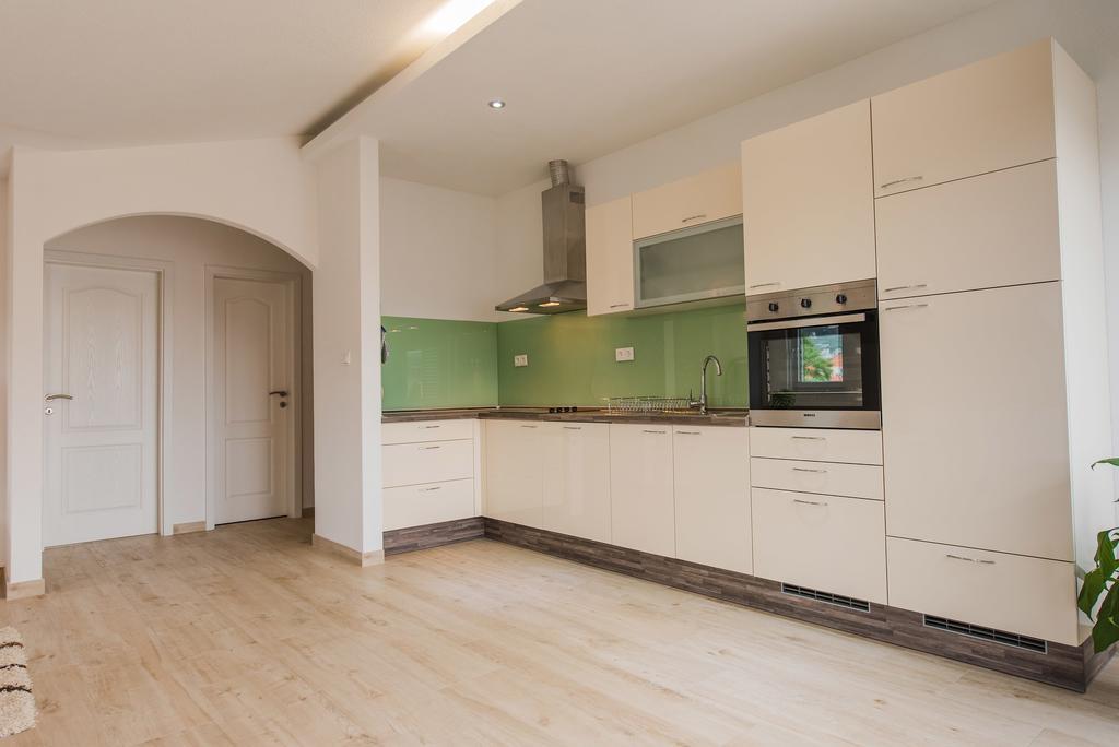 Apartment Grabovac Каштела Номер фото